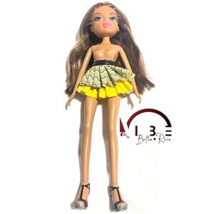 MGA Bratz Doll Yasmin - Yellow & Black Skirt